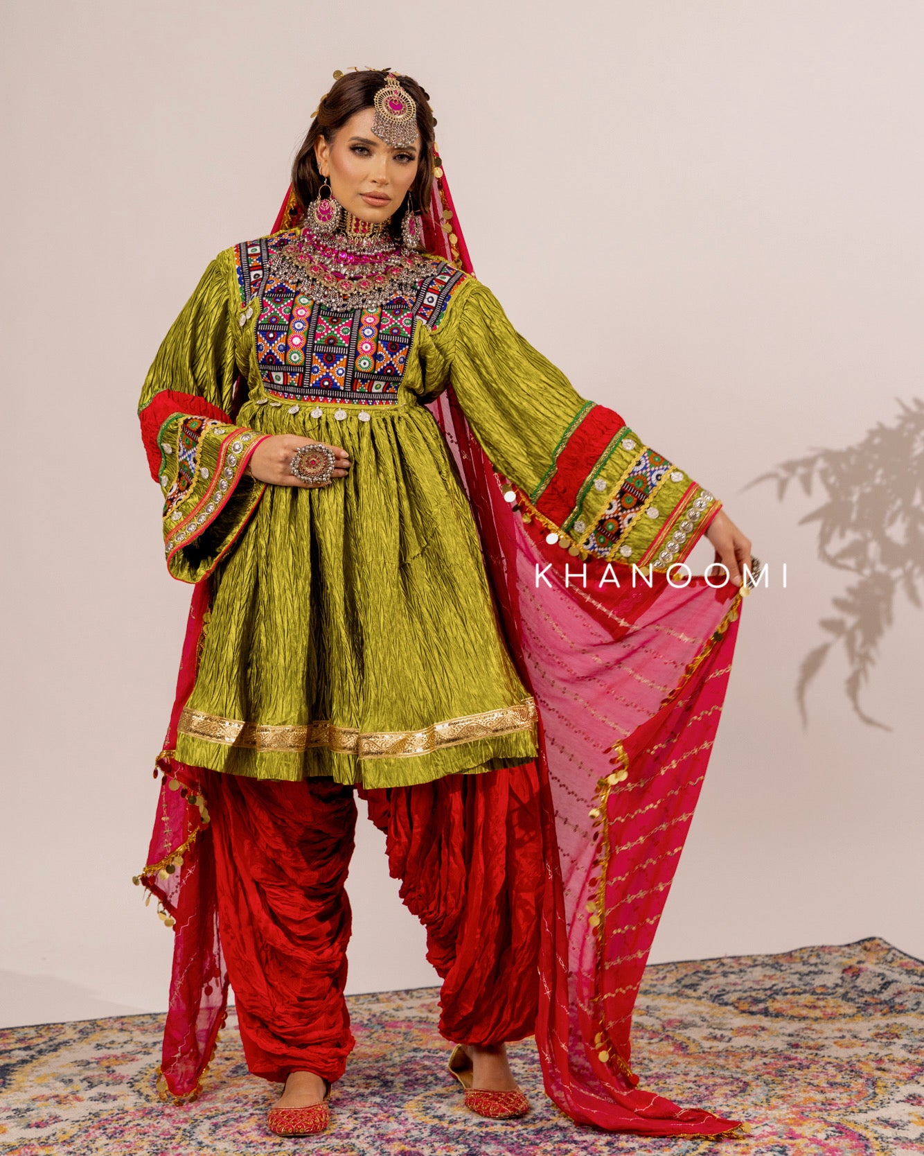 Chindar Olive Short