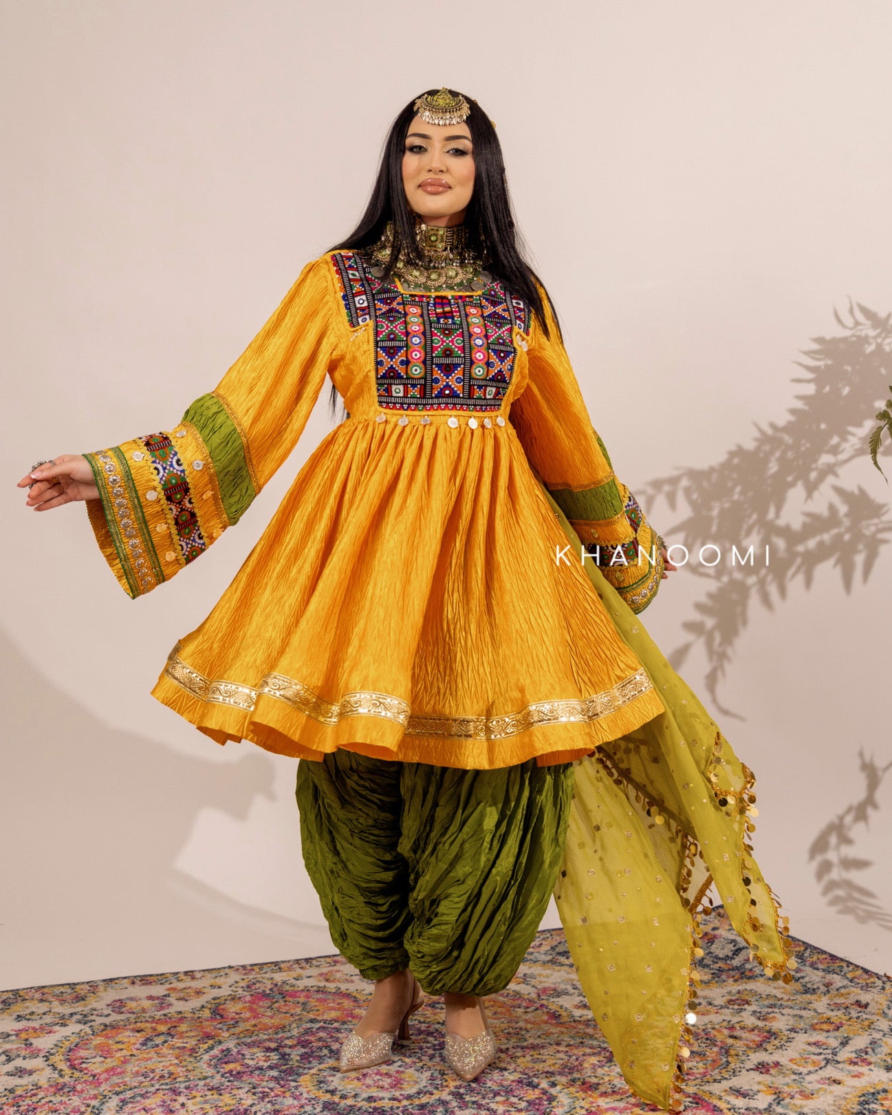 Chindar Yellow Short